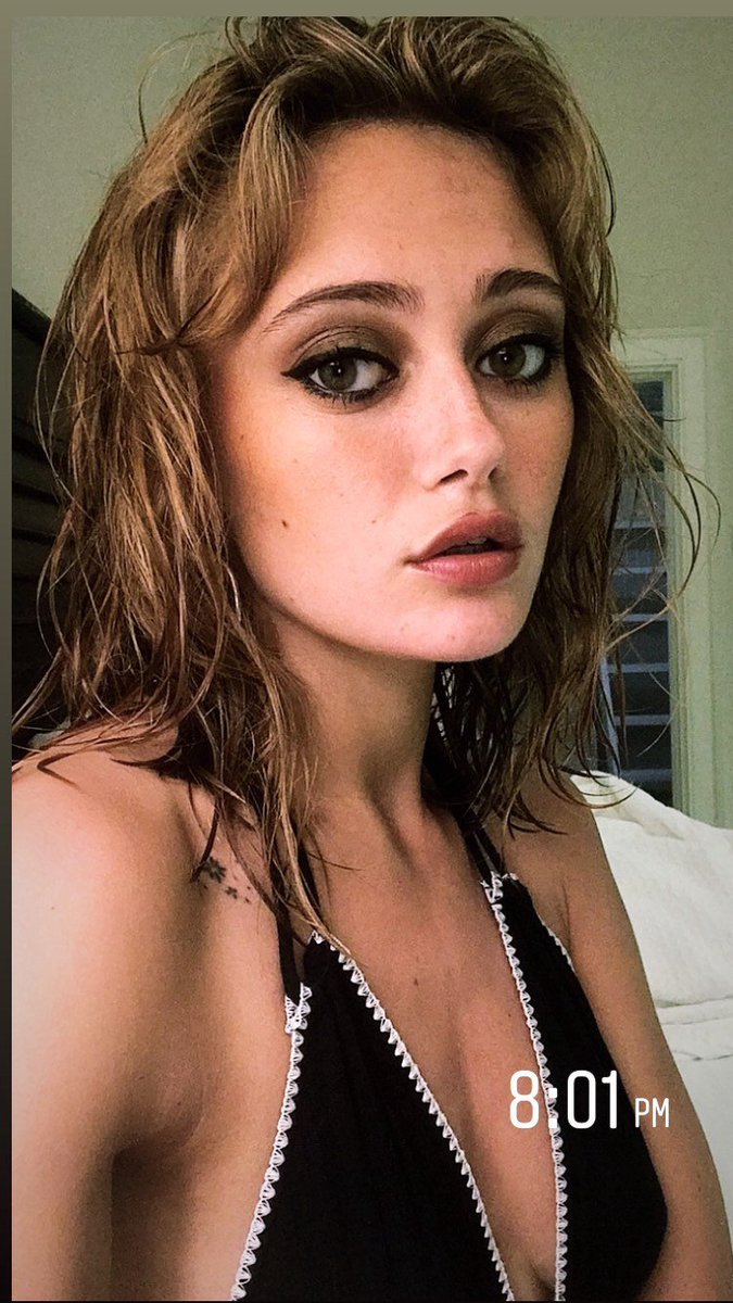 BloomCuration's tweet photo. Ella Purnell is sooo stunning https://t.co/P57Ve8RCmV