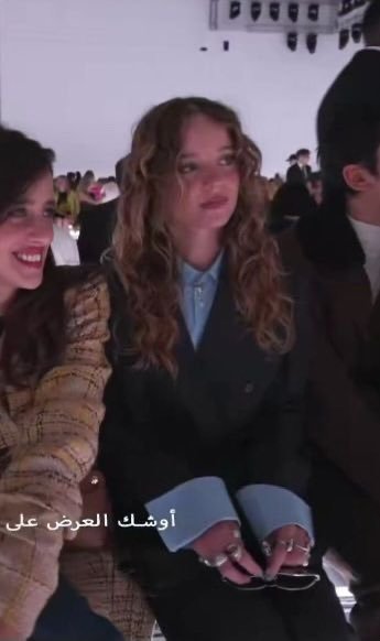 reneetatts's tweet photo. Per quanto ancora rimarremo tutte ferme qui? Sento di stare impazzendo oh no i miei vestiti dove sono andati ??? https://t.co/ZFuYNfEBHv
