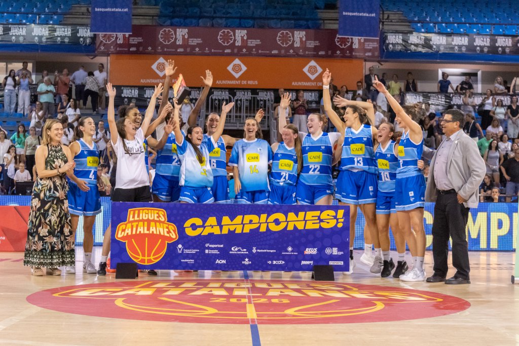 FCBQ's tweet photo. 🏆 Final de la 38a #LligaCAT Femenina de #Reus, #CapitalitatBàsquetFemení 2026

🏀 @sedisbasquet derrota l'@unigirona (67-72) i alça el seu 8è títol en aquesta competició. Enhorabona!

⛹️‍♀️ #DemanaCANVI

📊 https://t.co/p13X3tSp2f
➡️ https://t.co/yiRBpgFsoo
📸 Jonay González / FCBQ https://t.co/fAd7WCvKth