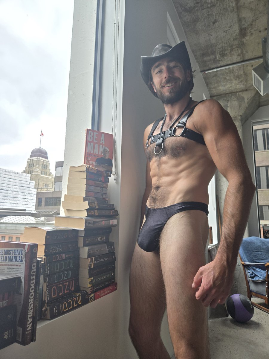 TheNakedGiant's tweet photo. Shall we begin? 😈 🤠 #Content #BDSM https://t.co/LYRKEyYr8p
