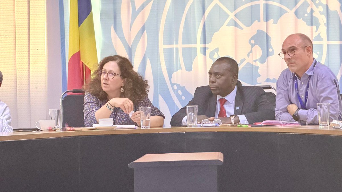 OCHAChad's tweet photo. 🇹🇩 : Ce 23 septembre, l’Équipe Humanitaire Pays (#EHP) du #Tchad, dirigée par le Coordonnateur humanitaire, Dr. François Batalingaya, a rencontré, au Bureau commun des Nations Unies 🇺🇳, Mme Andréa Koulaimah, Directrice d'@eu_echo  pour l’Afrique subsaharienne, l’Amérique latine, les Caraïbes, l’Asie de l’Est, du Sud et du Sud-Est et le Pacifique, en visite officielle au Tchad.

L'EHP a échangé, avec Mme @KoulaimahAndrea, entre autres sur l'afflux des réfugiés soudanais et l'insécurité alimentaire qui sévit dans plusieurs zones, aggravée par la faible pluviométrie dans le pays. 

Sous le leadership du Coordonnateur Humanitaire, @fbatalingaya, les agences de l'@OnuTchad, les ONG nationales & internationales demeurent engagées et mobilisées pour répondre aux priorités humanitaires et intensifier une réponse urgente et coordonnée 🤝