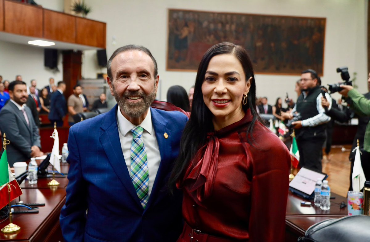 danisotto's tweet photo. Día 3 de la Glosa 2026. 🏛️

Hoy recibimos con mucho gusto en el Congreso del Estado a los titulares de la Secretaría General de Gobierno, Ing. Héctor Vela; de la Secretaría de Seguridad Pública, Lic. Óscar Galván; y de la Fiscalía General del Estado, Mtra. Sonia de la Garza, quienes comparecieron con motivo del cuarto año de Gobierno.

Mi reconocimiento y felicitación a cada uno de ellos y a sus equipos de trabajo por la disposición para informar y rendir cuentas sobre las acciones que se realizan por el bienestar y la seguridad de las y los duranguenses.

Enhorabuena y sigamos trabajando por un mejor Durango. 🤝🏻💚🤍❤️