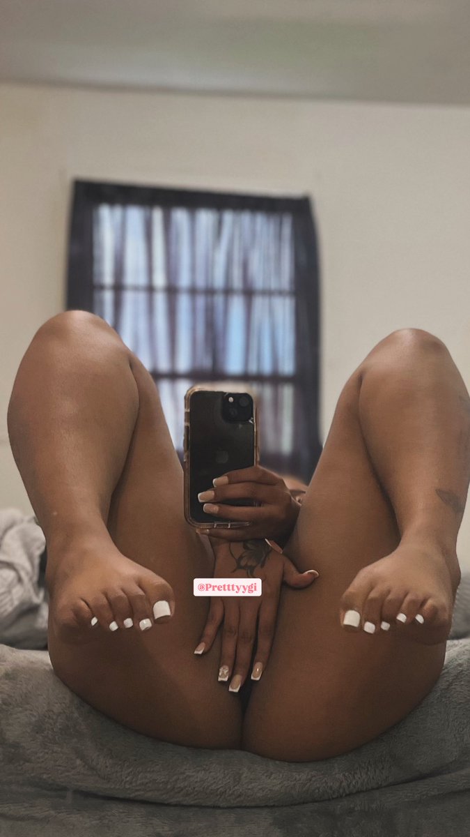 pretttyygi's tweet photo. Come eat 💋🥜 https://t.co/8vRytDy8Yh