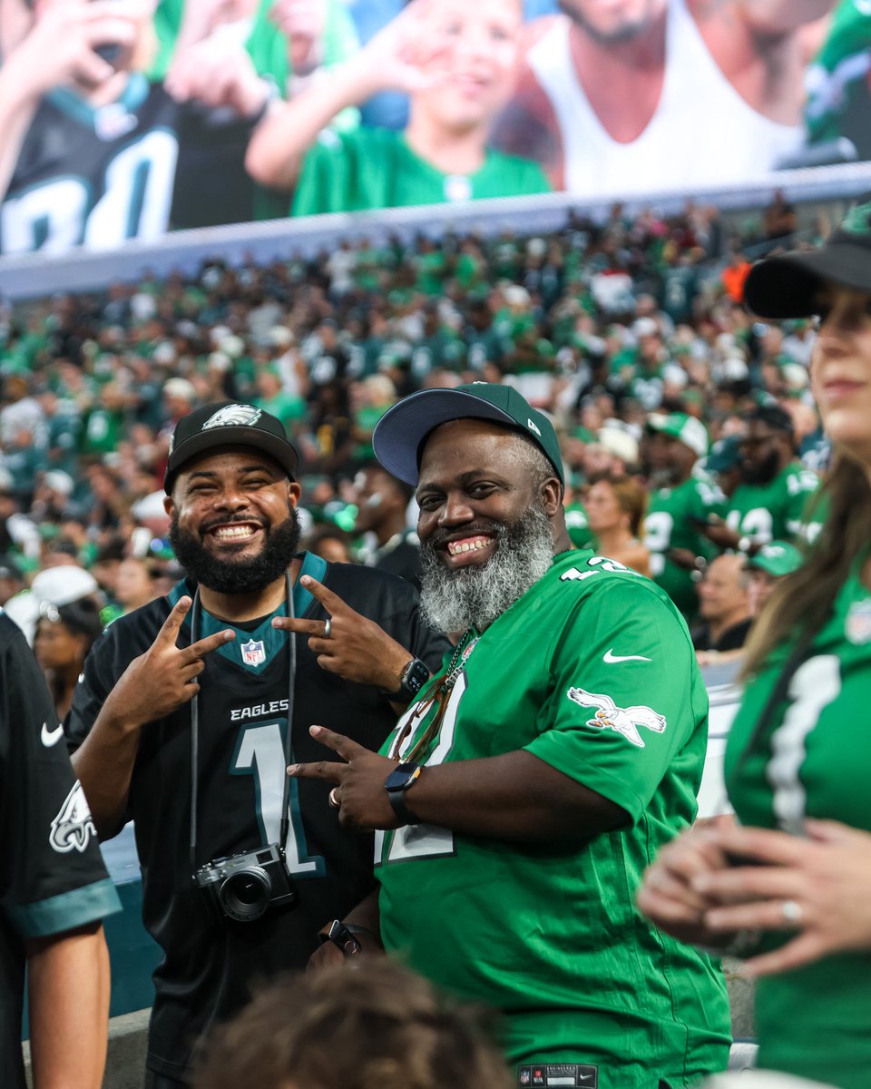 LFFStadium's tweet photo. Birds are 2-0, but we’re still all smiles from week 1🙌 https://t.co/otJKEuPwDs