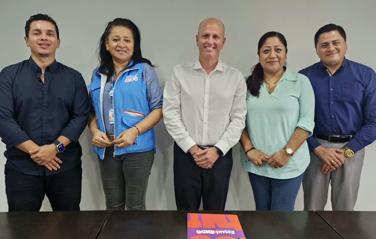 EducacionZ4_Ec's tweet photo. [PORTOVIEJO] 🤝 Mantuvimos una reunión con representantes de las Fundaciones Unidos por la Educación-Territorios y RET Manta, con el programa Estudiando, para conocer los avances de los programas que desarrollan en favor de la educación. https://t.co/6zcPKGtbD6