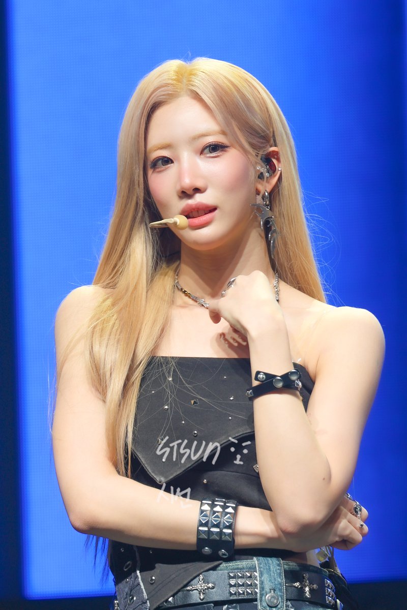 SiSun_210's tweet photo. 260905   
정은이편  

#ARTMS #아르테미스 
#KimLip #김립 
#Art_of_BLUEBLOOD #Hyper_Ego https://t.co/x2dfEUDo1Z