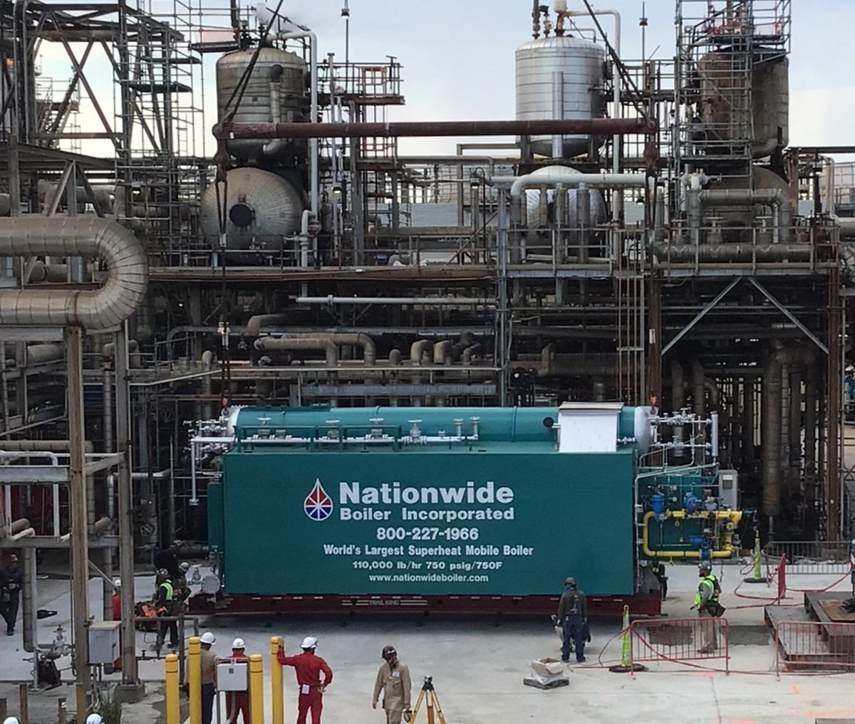 SteamNow's tweet photo. What keeps a #petroleumrefinery running behind the scenes? #Steam plays a bigger role - from process heating and separation to steam stripping, a reliable steam supply helps keep critical refinery operations moving efficiently and production on track. https://t.co/qUh5WW5Kyd