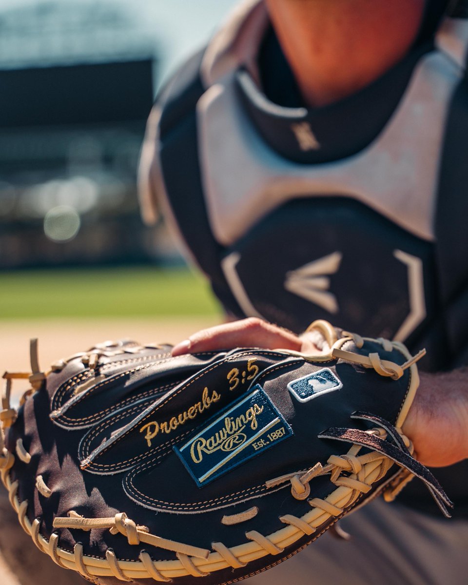 NevadaBaseball's tweet photo. Fresh leather for fall ball 😮‍💨 

#BattleBorn https://t.co/VJIUitEfbp
