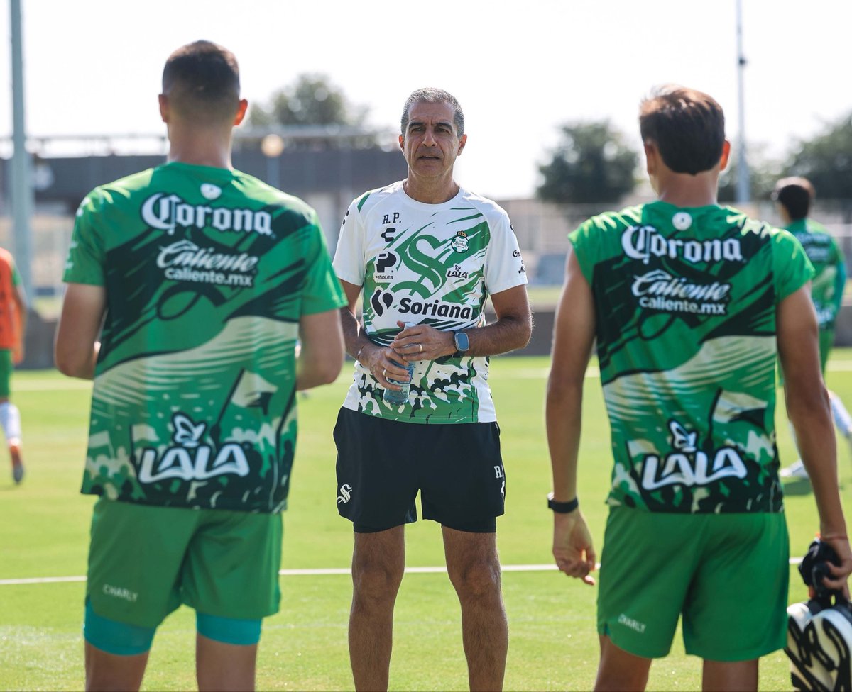 betoruizg's tweet photo. 🚨 GIVEAWAY GUERRERO 🚨

¡Te regalamos boletos para el @ClubSantos vs #Pachuca 

1️⃣ Sigue a @calientesports y a mí 📲
2️⃣ Dale 🔁 y ❤️
3️⃣ Comenta tu pronóstico del partido y el hashtag #MásAcciónMásDiversión
¡SERÁN DOS PASES DOBLES!

¡Anunciaremos a los ganadores el próximo viernes 25 de septiembre a las 12:00 horas.