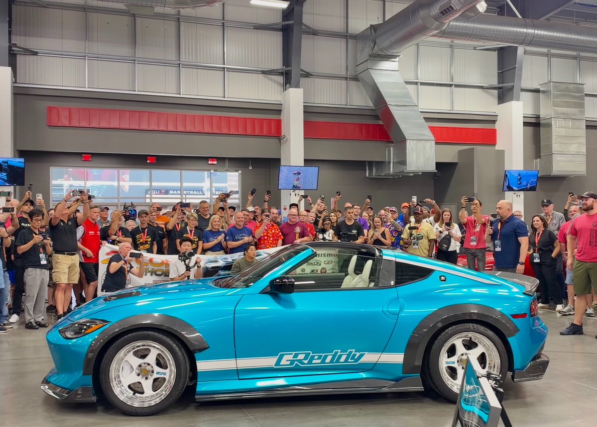 WatchJRGo1198's tweet photo. Nissan built a Z with t-tops. Ask me anything! https://t.co/zcBwyeKVIv