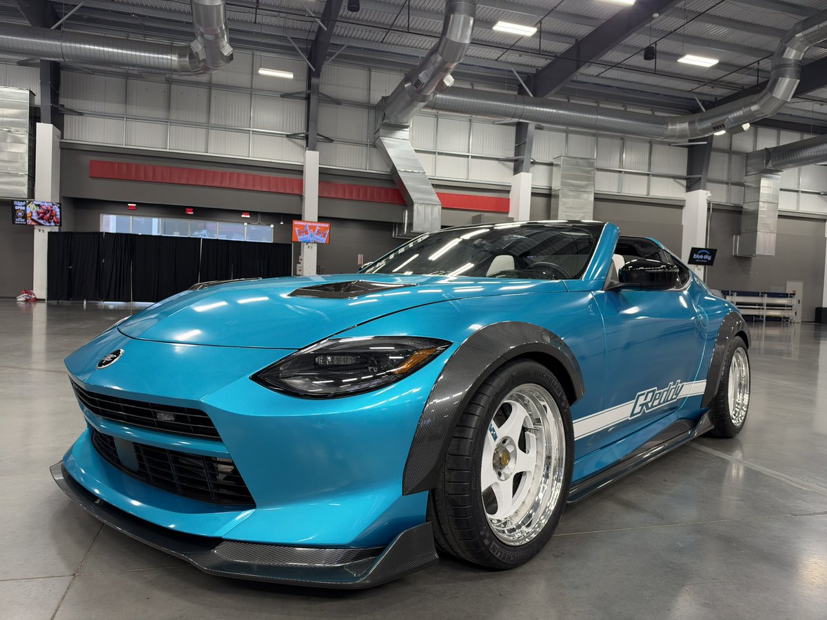 WatchJRGo1198's tweet photo. Nissan built a Z with t-tops. Ask me anything! https://t.co/zcBwyeKVIv