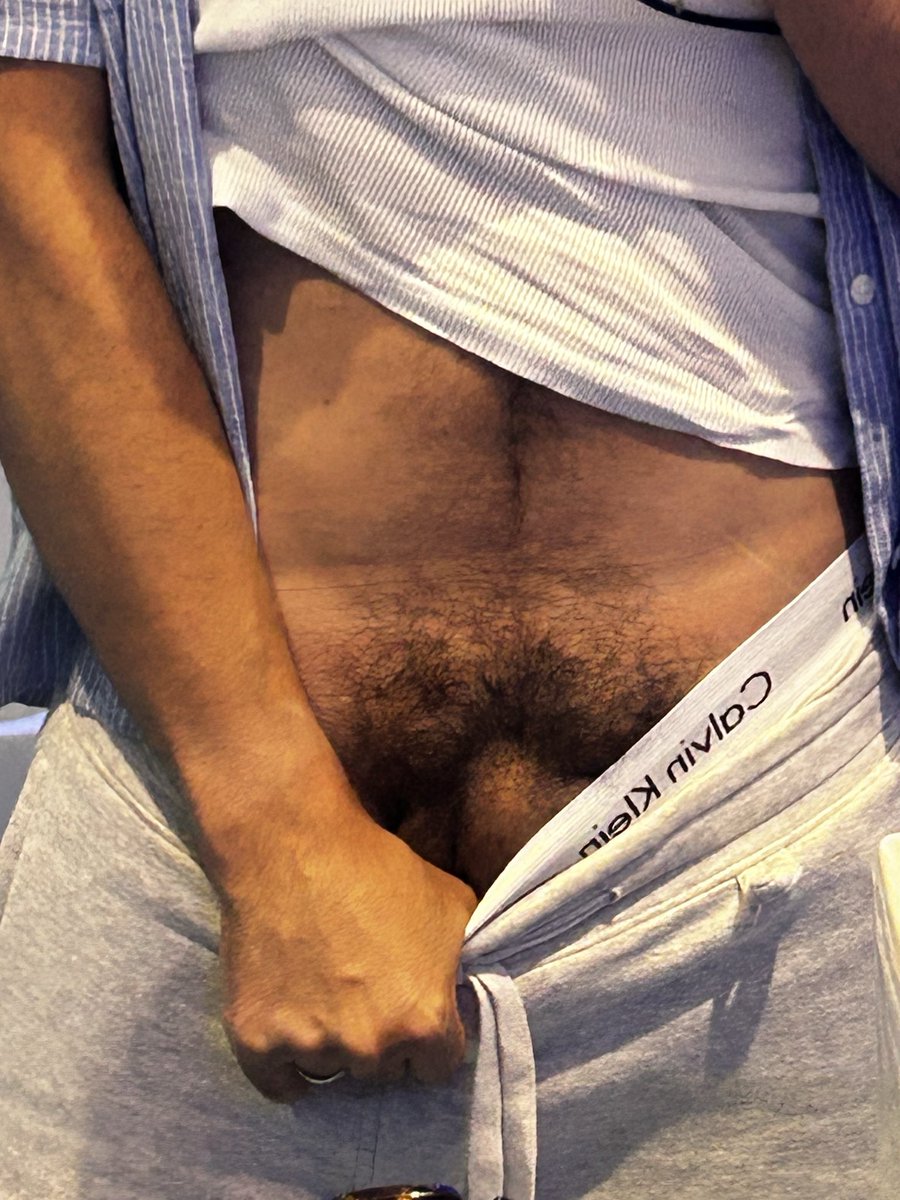 santovance's tweet photo. Who likes it hairy? https://t.co/vAVmHEeCsC