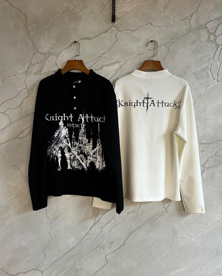 Biggest_Jinn's tweet photo. Knight Attack Longsleeve Polo just landed ⚔️🏰

Black / White / Grey available - heavyweight &amp; clean!

DM to cop 📦
Click 👇 
https://t.co/8donv6QdZC

#Streetwear #KnightAttack #LagosVendor #Menswear #Drip https://t.co/GUkk1ziWCb