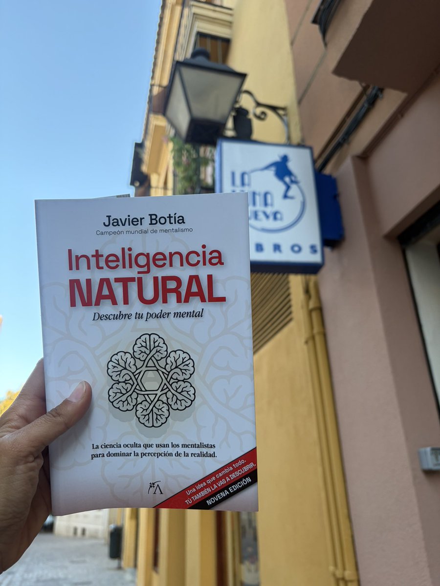 sercomotuu's tweet photo. y la primera del otoño 🤍 https://t.co/KgR8pDItKk