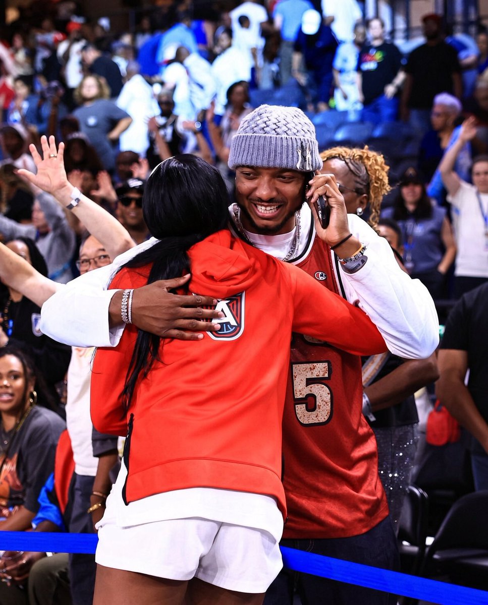 wavecheckers's tweet photo. Angel Reese &amp; Wendell Carter Jr. 💘 https://t.co/b75QfT7Cvl