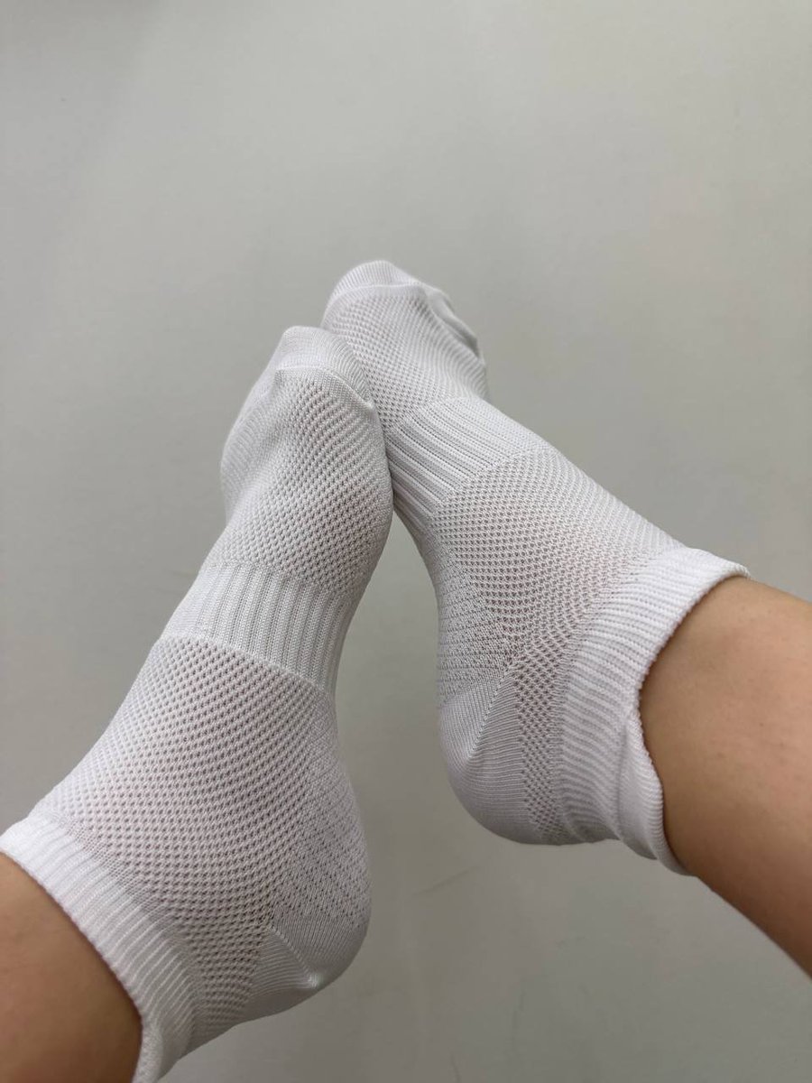 Queenofizmir's tweet photo. White Socks.. Kirlenince kime versem acaba ? https://t.co/YPXb8U0LvO