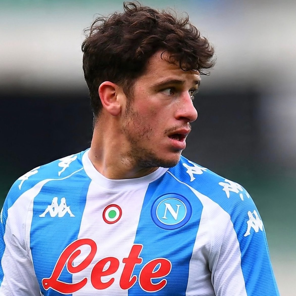 Vicidominus's tweet photo. Si ritira dal calcio giocato Diego Demme

Nel 2020 decise di lasciare il Lipsia, di cui era capitano e primo in classifica, per venire di corsa nella sua squadra del cuore: il Napoli

In pochi ricordano quanto fu importante quella stagione 

Per sempre Campione d’Italia..❤️ https://t.co/3NoP6JjILS