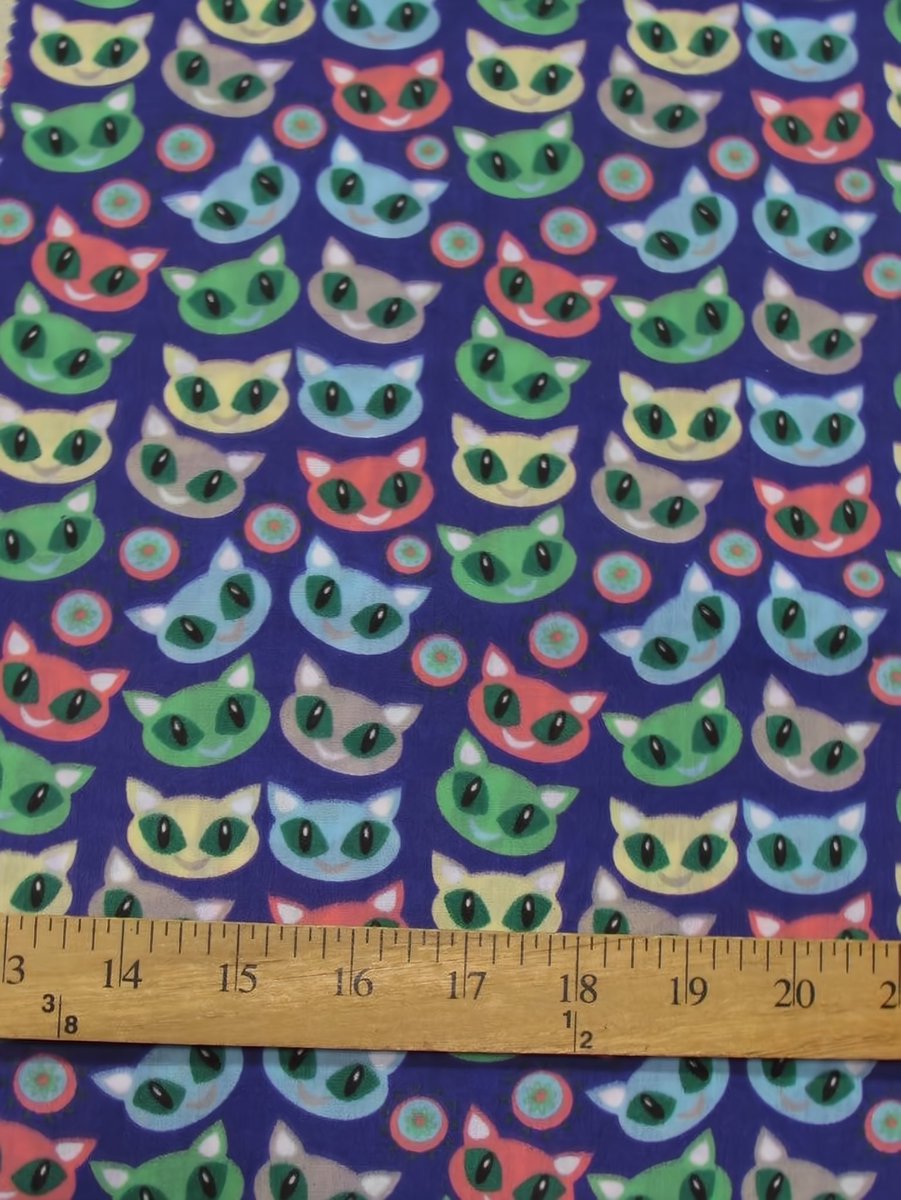 BigZFabric's tweet photo. Happy Fall Everyone! Spooky season is now in full swing! ☠️

Here’s some of our Halloween themed fabric prints! The skulls are fleece and the pumpkins, apples, and cats are on poly cotton! 🐈‍⬛ 

Alsooo don’t forget to apply to our cosplay contest!🎃 https://t.co/uXiDPwIL7L