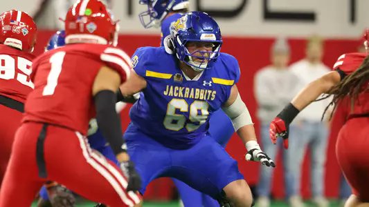 CamMellor's tweet photo. Our @PFN365 highest-graded FCS LTs through 3 weeks:

Quinten Christensen, South Dakota State: 99.3
Trace Thaden, North Dakota: 93.6
Joshua Sales Jr., Austin Peay: 91.5
Wyatt Whalen, Bryant: 90.8
Charles Soska, Lehigh: 90.5
Brendon Crispe, South Dakota: 88.5
Andrew Threatt, Western Carolina: 88.3
Torin Jeske, Montana: 87.8
David Porotesano, UC Davis: 87.2
Braden Zimmer, Montana State: 87.1

📸: @GoJacksFB