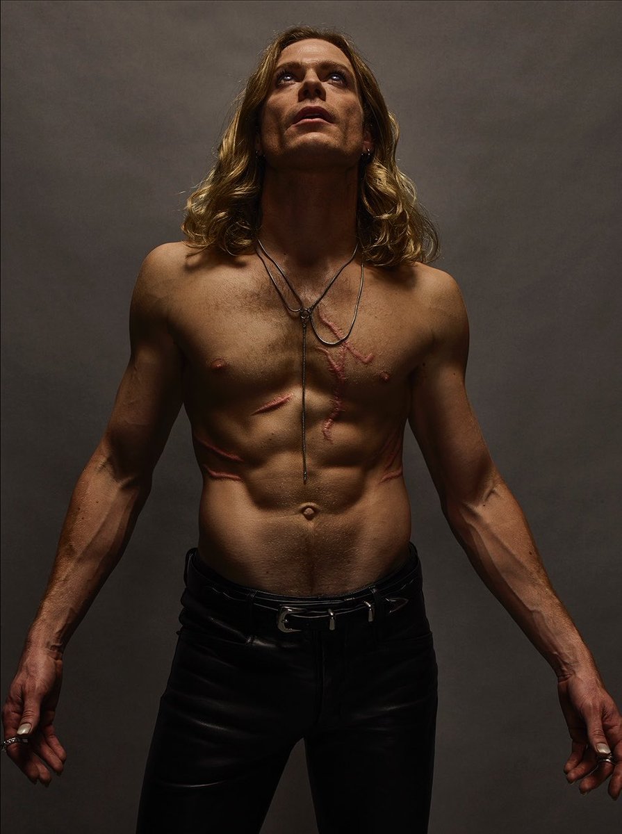 iwtvupdates's tweet photo. Sam Reid allures as The Vampire Lestat in newly spotted photos taken by Frank W. Ockenfels III.

🔗: https://t.co/RCFCLsN7cP https://t.co/48vtNgfqMT