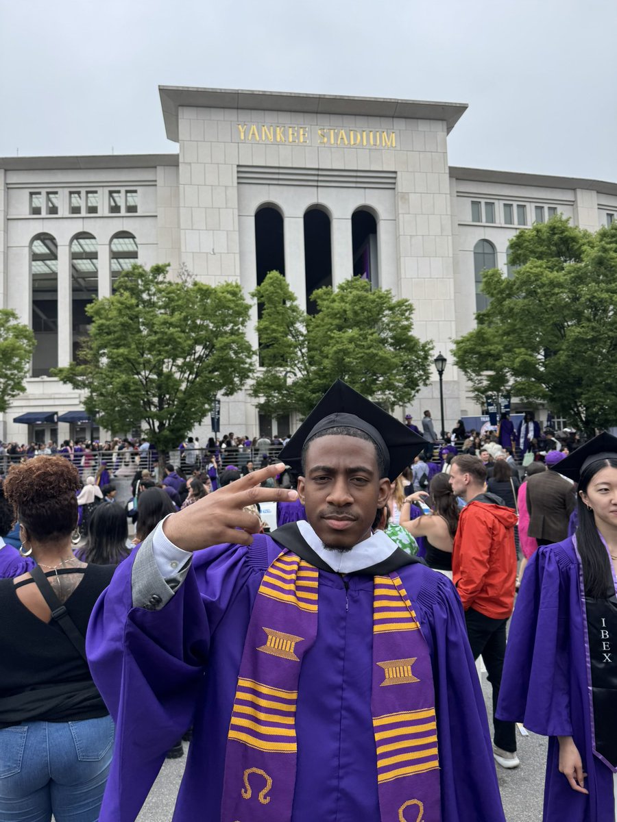 RealTaIkWithMJ1's tweet photo. Degreed 2x 😎 https://t.co/2j9ErDWZ7D