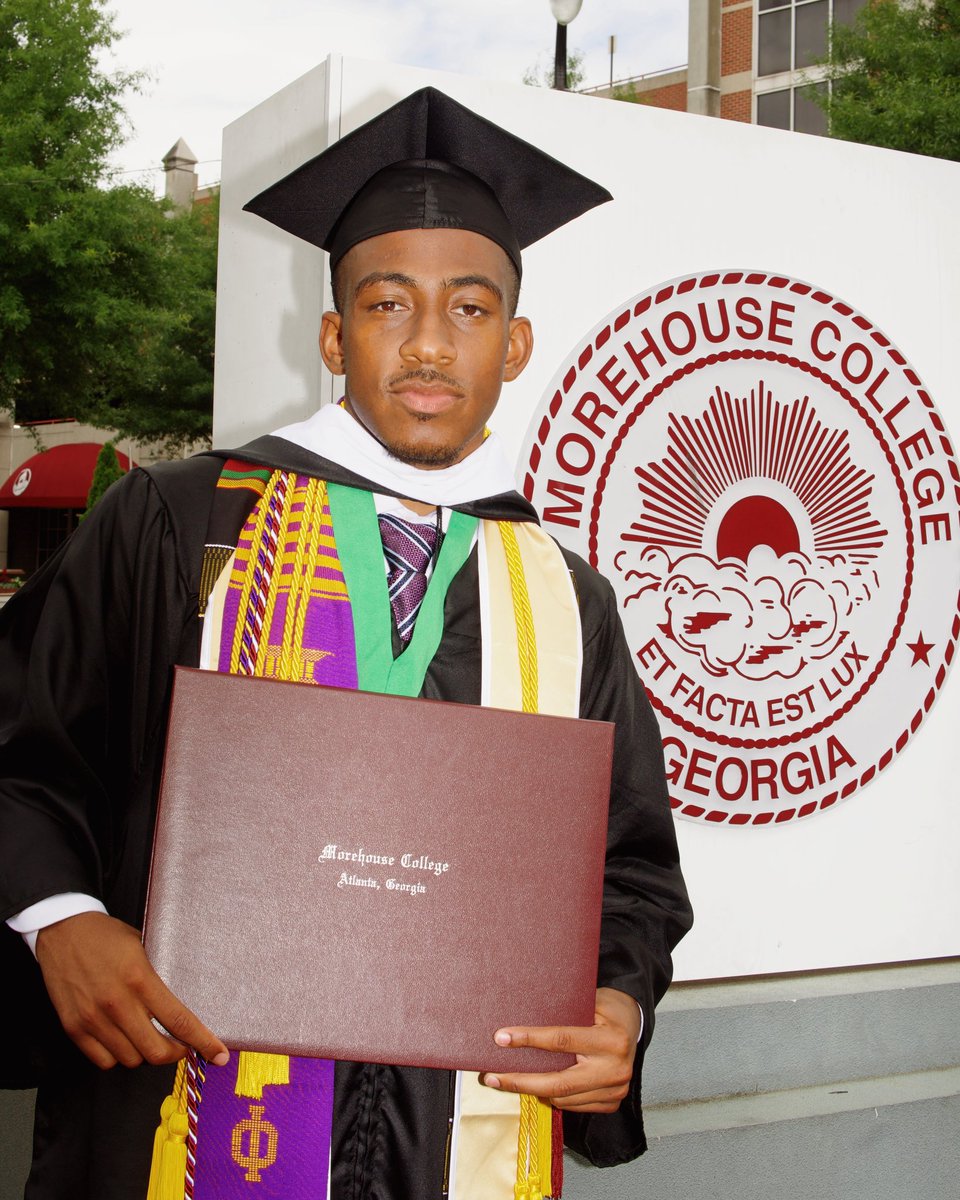 RealTaIkWithMJ1's tweet photo. Degreed 2x 😎 https://t.co/2j9ErDWZ7D