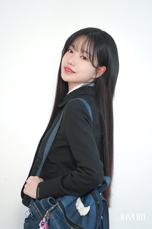 JOYURI_011022's tweet photo. 근데 나도 왜 전도연선배님 아역으로 유리를 캐스팅했을까? 하고 처음부터 선배님 얼굴을 유심히 봤는데 코부터 하관까지가 닮아있는 것 같아서 신기했듬 .. https://t.co/fUGPRgx8zq