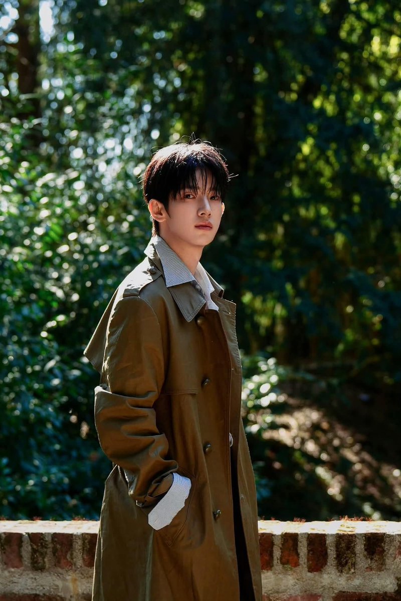 ngocpanda210's tweet photo. No matter how big the stage gets, we will always be right here cheering for your every achievement. 

SIWOO MILAN FASHION WEEK SS27    

#PARKSIWOOxMM6 #PARKSIWOOMFWSS27 https://t.co/yoOgnMh1tQ