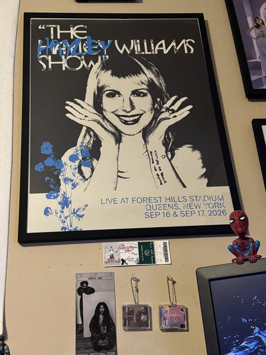 mountain_Duwe's tweet photo. I dunno when/if I'll get to see Hayley again so I had to get this poster and I had to frame it. #noragrets https://t.co/9MYqMQH9hE
