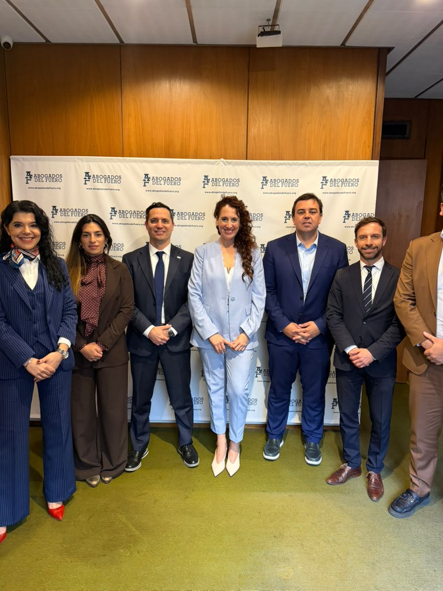 SomosAFTE's tweet photo. Abogados del Fuero apoya a “Abogacía Unida y Dignidad Profesional” para transformar el Consejo de la Magistratura
En estas elecciones del Consejo de la Magistratura de la Nación, el compromiso y la participación de la abogacía son fundamentales. https://t.co/xSprtQmuv4