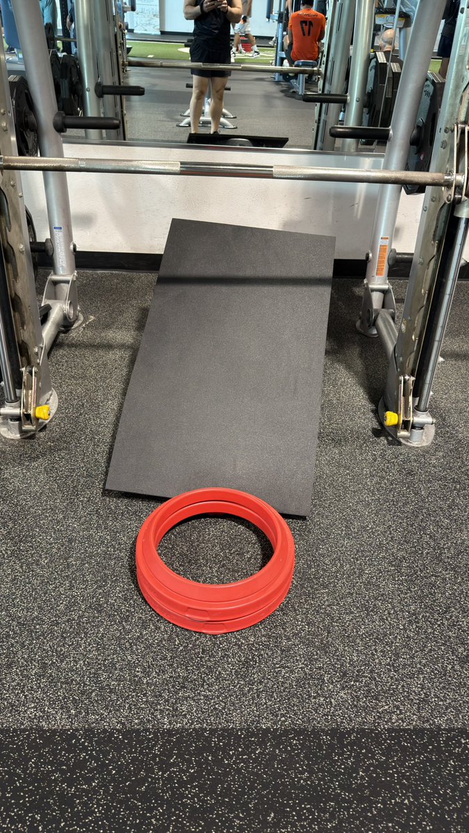 781980h's tweet photo. At my 24 Hour Fitness, people moved the incline benches and broke the mirror twice. The gym’s solution was to bolt the benches to the floor. So now, to do incline presses at the Smith machine, I’m improvising with a mat and stacked equipment. @24HourFitness, can we get one here? https://t.co/CtXgllllpm