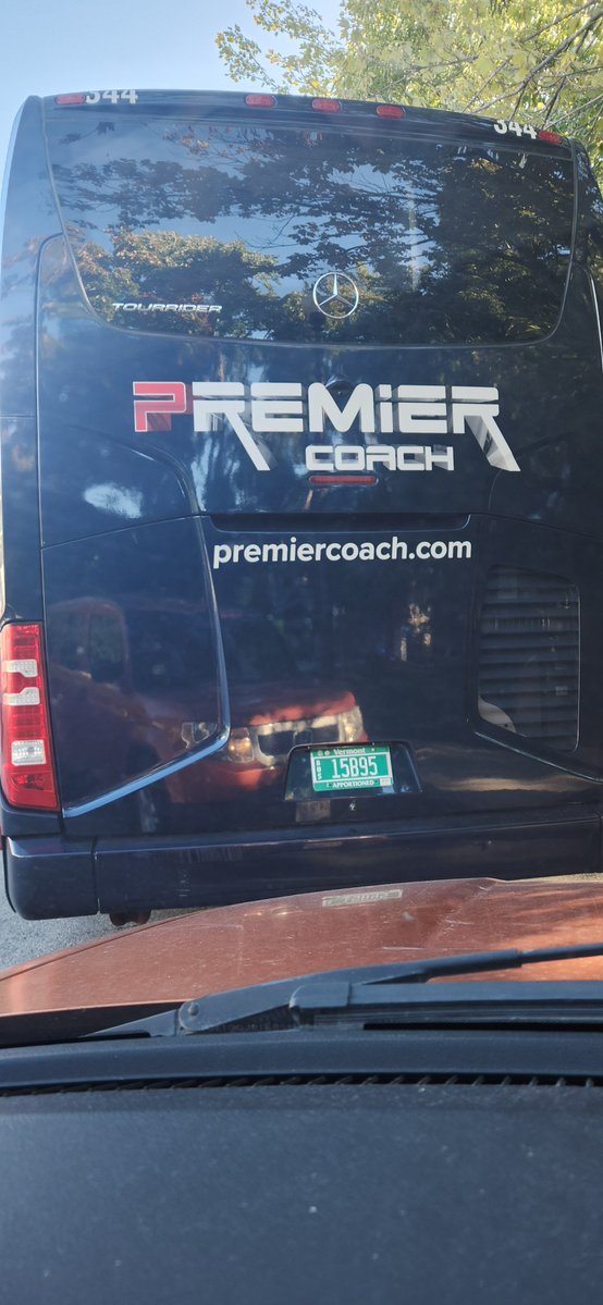 tdoooooog's tweet photo. Sources are telling me that this is the charter company Chad Tracy and the Sox will be taking to NYC for next week's Wild Card Series. 

A far cry from the 'Coaches 4 Hire LLC' from earlier in the year. https://t.co/rHATUWTI4y