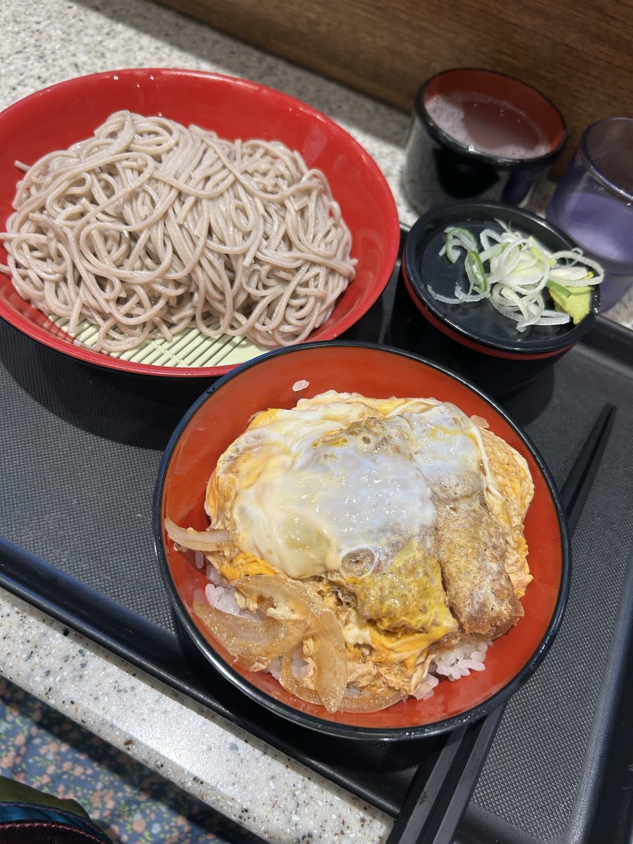 S_cameron830109's tweet photo. おはようございます

 #かつ丼セット
 #千人の交響曲 マーラー交響曲第8番
 
🎤歌と笑いで日本から世界を元気にするHAPPYキャメロンちゃん🍈#特別支援教育 のプロ(自己決定できる人を育てる) #日本語教師 體 丹田 呼吸 松 麻 海 耀碗 弥栄 
 
 みんな完璧 #笑門来福 https://t.co/B1MtP6uR0A