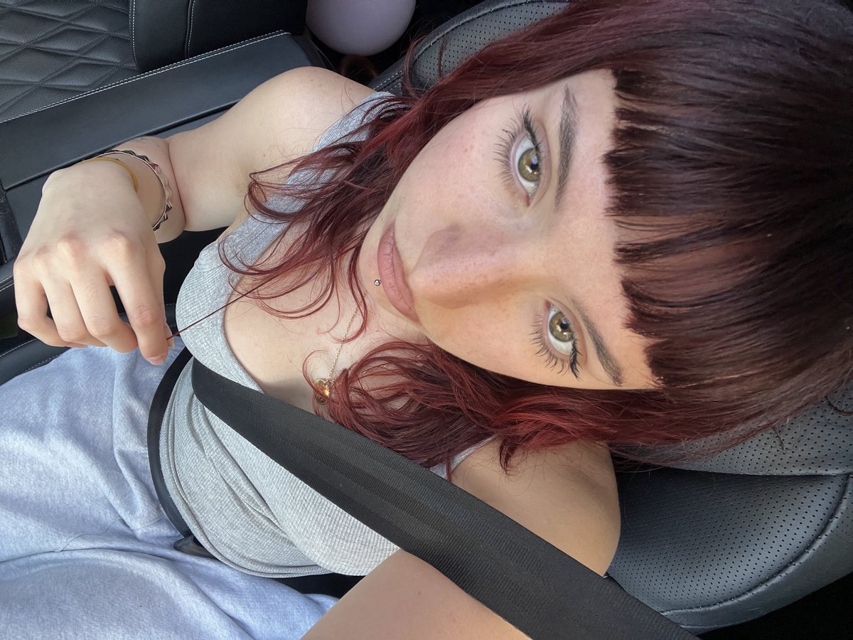 wxariee's tweet photo. Ouhouh les moneys slaves j’ai besoin d’un payement NOW les #moneyslave #feetlover #paypig #findom #dominatrice https://t.co/ENbrK0xpkU