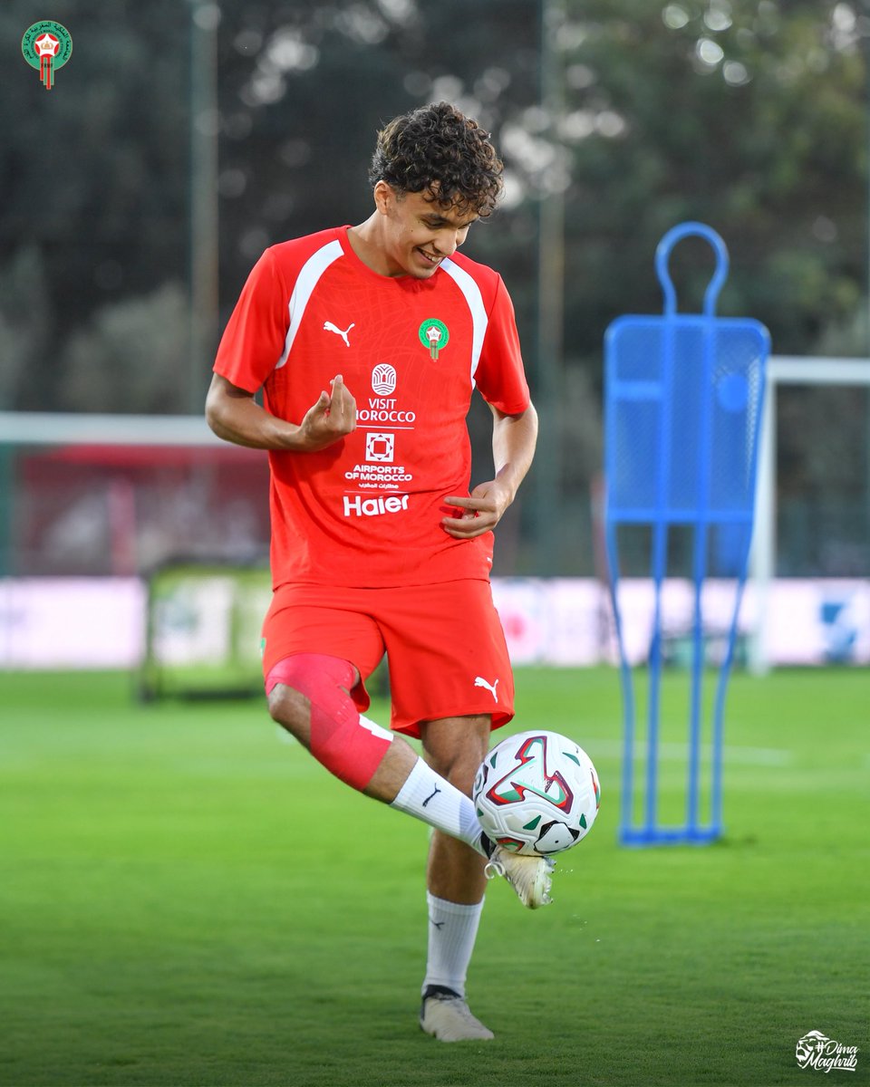 EnMaroc's tweet photo. يواصل منتخبنا الوطني استعداداته لمباراة الغابون ⚡

Preparations continue ahead of Gabon 🤩

#DimaMaghrib 🇲🇦 https://t.co/N7PUKDMLoE