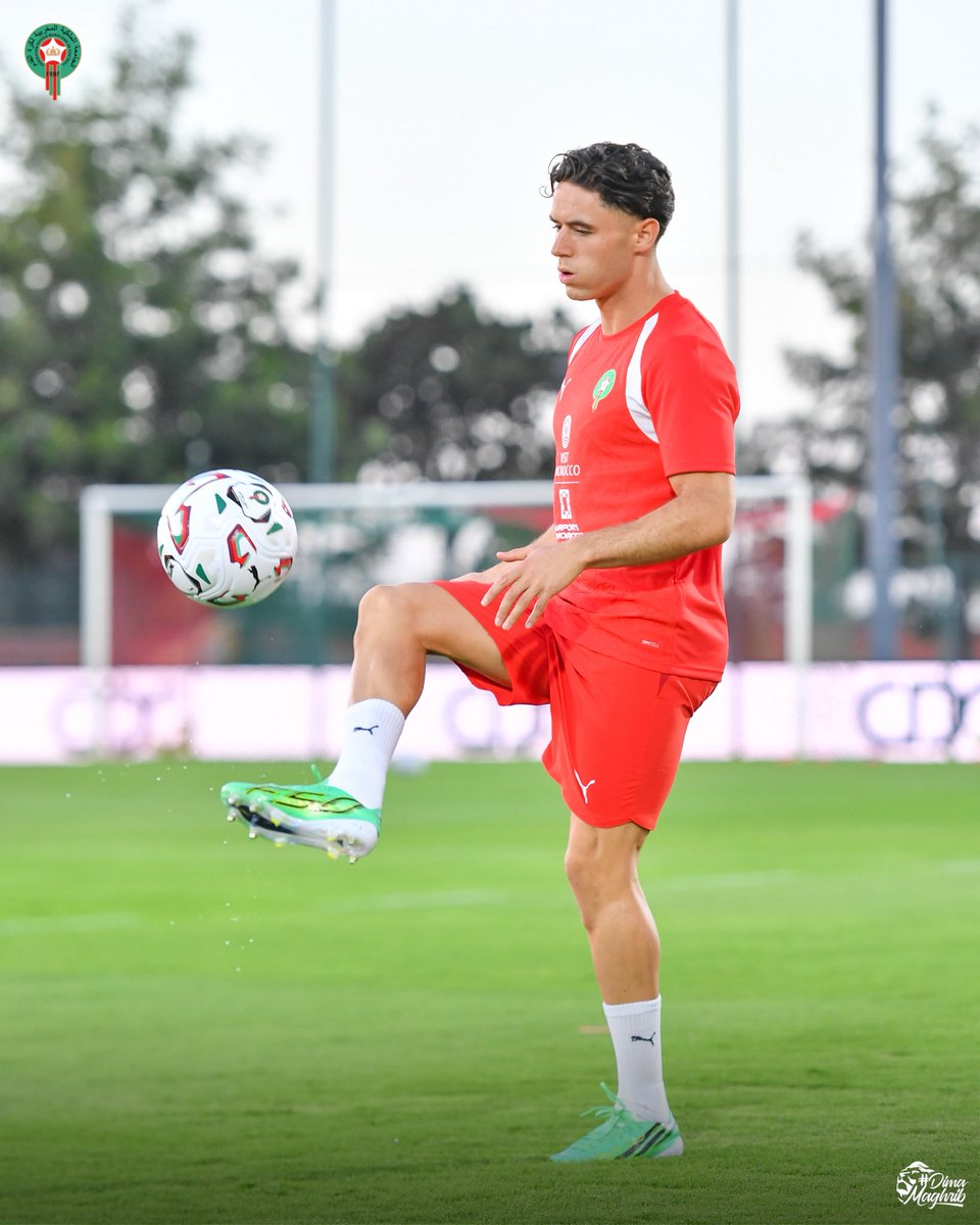 EnMaroc's tweet photo. يواصل منتخبنا الوطني استعداداته لمباراة الغابون ⚡

Preparations continue ahead of Gabon 🤩

#DimaMaghrib 🇲🇦 https://t.co/N7PUKDMLoE