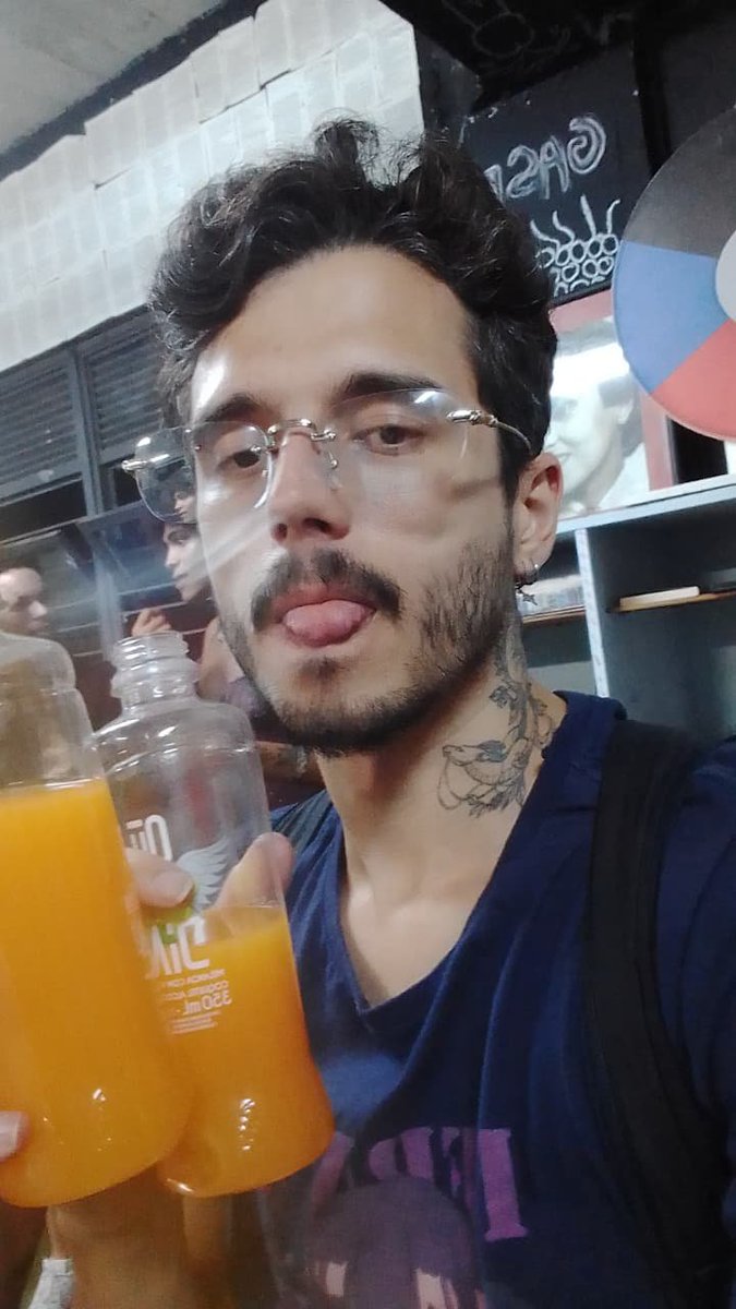 RaulHizka's tweet photo. Eu /// Minha colinha

Guardem o pipipi pro pópópó de vcs, derrotismo é ali pra trás https://t.co/SrDhKvuV0q