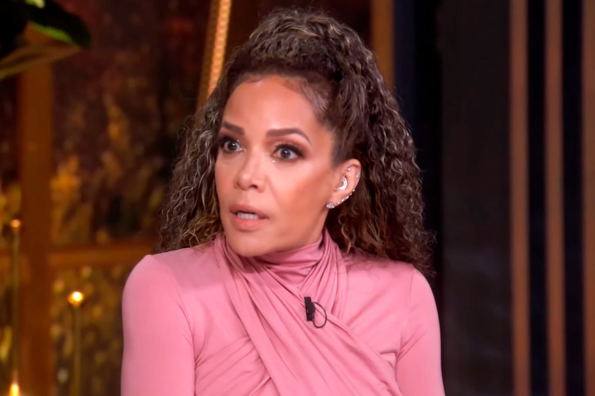 IfindRetards's tweet photo. For being the holdout juror who blocked a murder conviction for Daniel Rakowitz after he killed, dismembered, and boiled a woman then served her remains as soup to the homeless.

Sunny Hostin.

Retard of the day 🏅 https://t.co/bvjsHXmeNJ