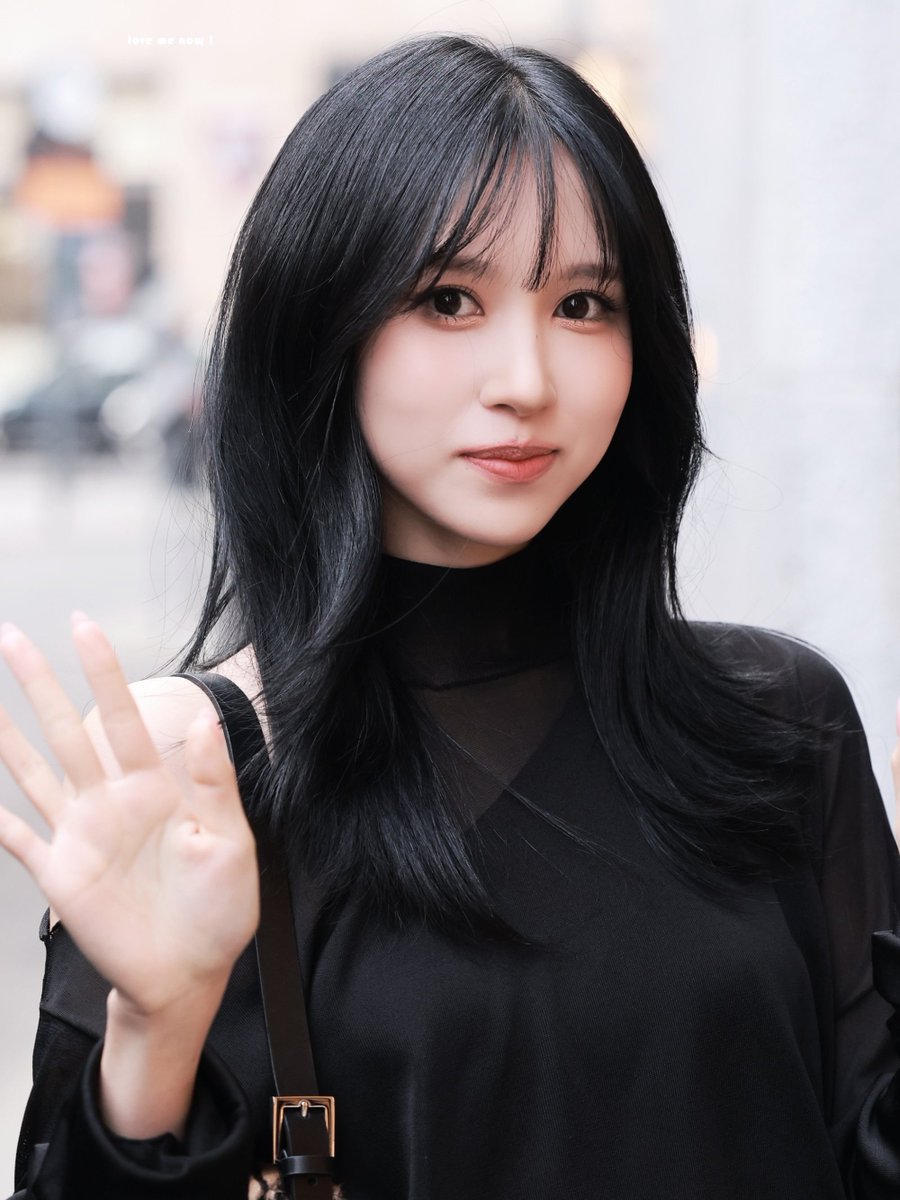 MinapenguinsTw's tweet photo. Mina looks stunning in this outfit 🖤🐈‍⬛
#Mina #TWICE #트와이스 #미나 #トゥワイス #ミナ #ONCE #MyouiMina https://t.co/RrQvBM78oF