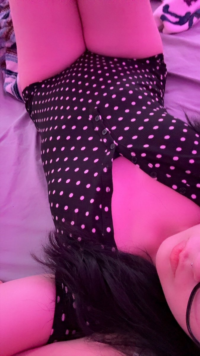 SweetMaggiMay's tweet photo. Pj party 
#spoiled #nsfwㅤㅤ https://t.co/LNOoJxzIYp