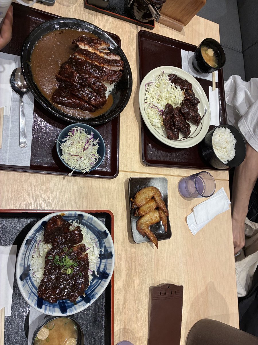 Squid_L_W's tweet photo. 昨日までめっちゃ楽しかった！
最後に名古屋飯食べて解散。
今日から通常運行
こういう楽しいことはどんどん企画していきたいね！
お疲れ様でした！！！ https://t.co/BJlTLZXzQO