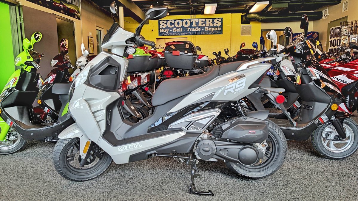 OnlyAtMidtown's tweet photo. Why Midtown Motorcycles and Scooters?

Gas prices are through the roof, but your fuel budget doesn't have to be! 49cc scooters get 90 MPG. Need a little more power? Our 150cc models, 75-80 MPG!
Keep your hard-earned money in your wallet, and put some fun back into your commute! https://t.co/gtW4sYzhKb