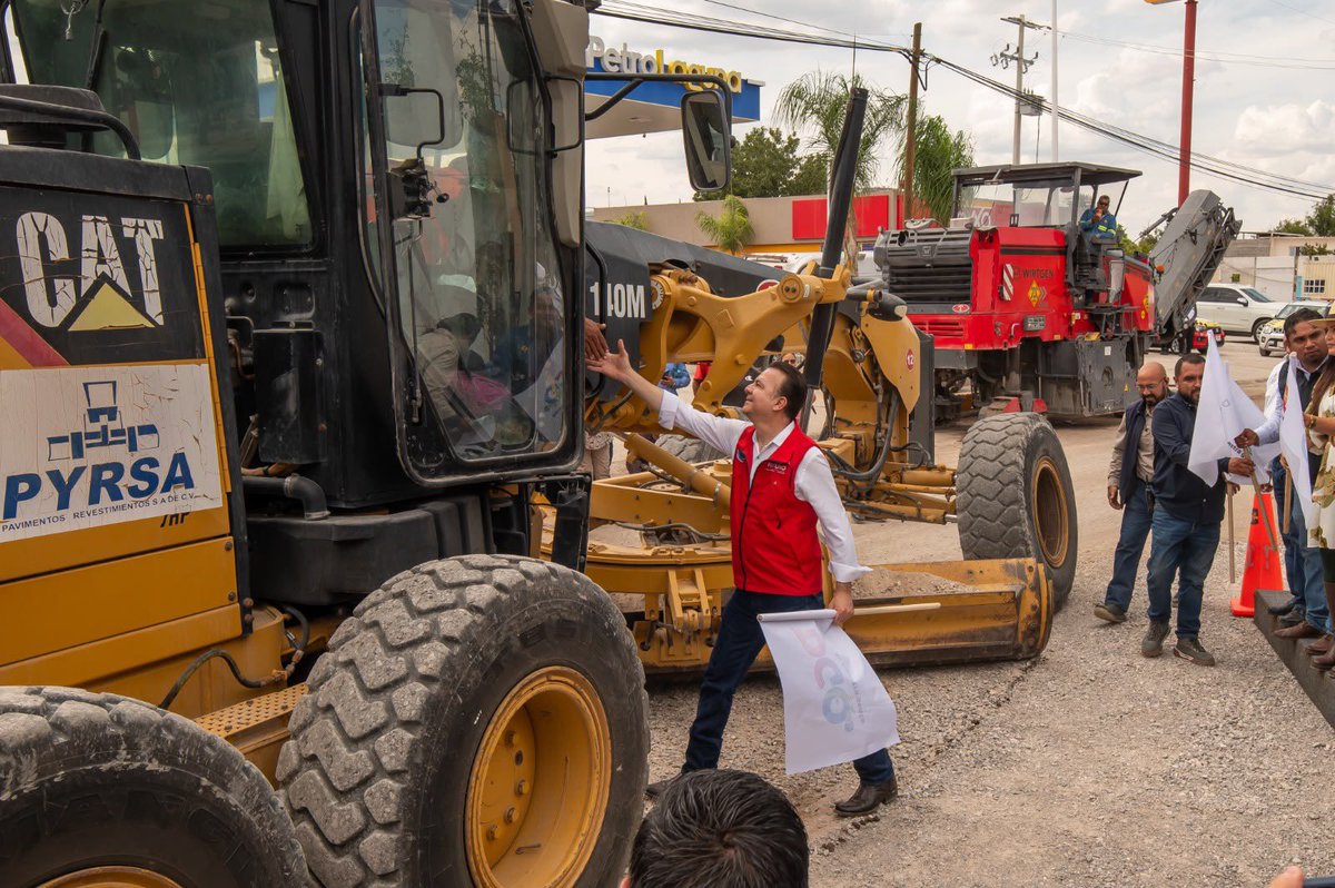 gobdgo's tweet photo. Con una inversión de más de 3.9 mdp, estas obras atienden inundaciones y mejoran el acceso a seis comunidades.

Seguimos unidos, haciendo obras que mejoran la vida de las familias. https://t.co/yNrzg8GoXZ