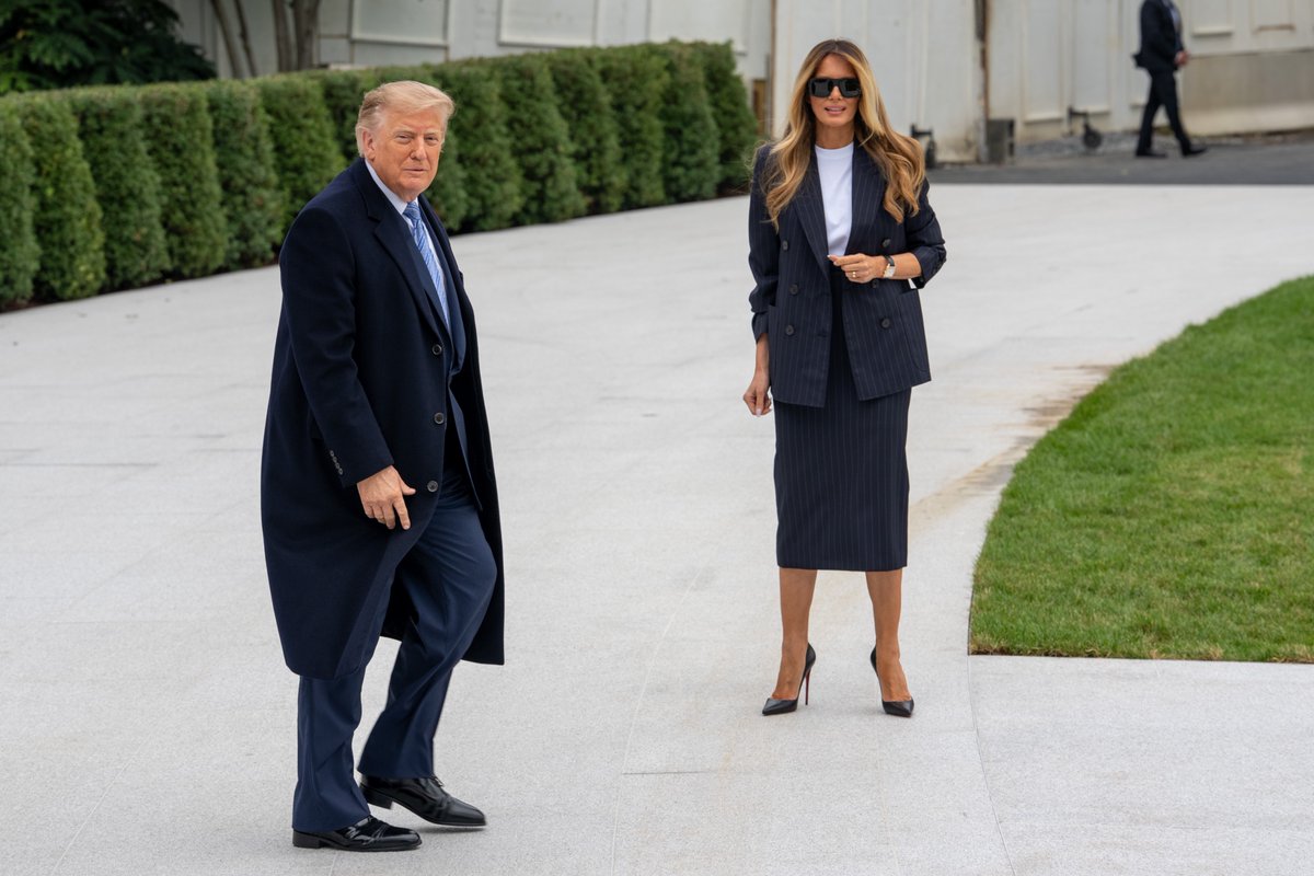 PenguinSix's tweet photo. The @POTUS and @FLOTUS on their way to Andrews to meet the Chinese President Xi. are https://t.co/uBbfcaCQ8z