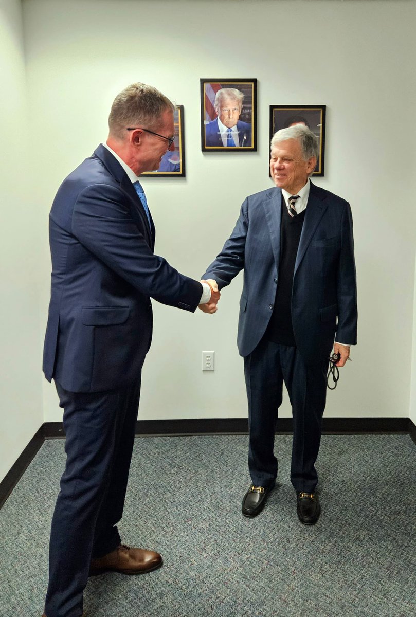 poczobut's tweet photo. W @StateDept spotkałem się z @johnpcoale Rozmawialiśmy o sytuacji mniejszości PL na Białorusi, Związku Polaków, więźniach politycznych i generalnie możliwościach polepszenia sytuacji wewnątrz Białorusi. Jestem wdzięczny za jego zaangażowanie w moje uwolnienie https://t.co/EV9Jnlcxzc