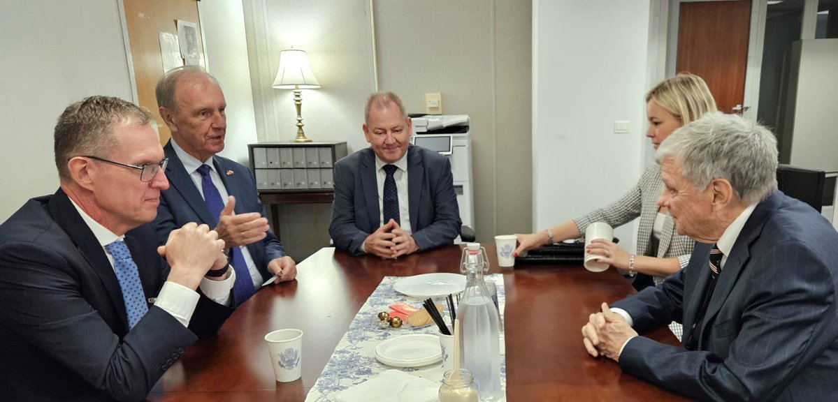 poczobut's tweet photo. W @StateDept spotkałem się z @johnpcoale Rozmawialiśmy o sytuacji mniejszości PL na Białorusi, Związku Polaków, więźniach politycznych i generalnie możliwościach polepszenia sytuacji wewnątrz Białorusi. Jestem wdzięczny za jego zaangażowanie w moje uwolnienie https://t.co/EV9Jnlcxzc