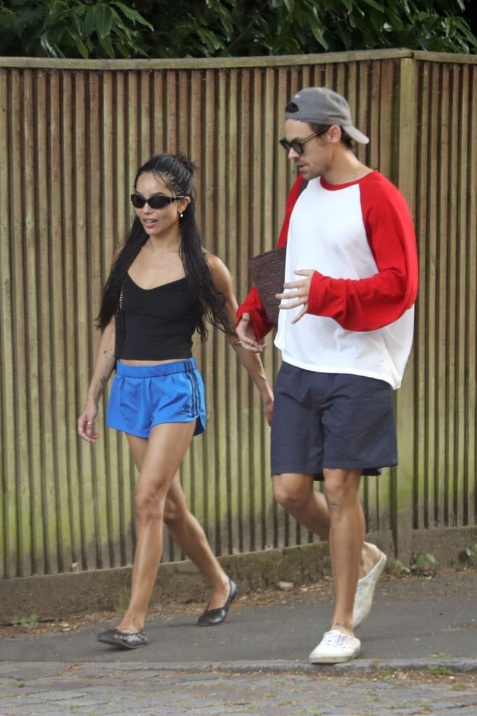 ilvhstyless's tweet photo. eu fico gag que mesmo basiquinhos eles servem todo o molho do mundo, o casal mais swag do mundo https://t.co/QrbEiuMUOM