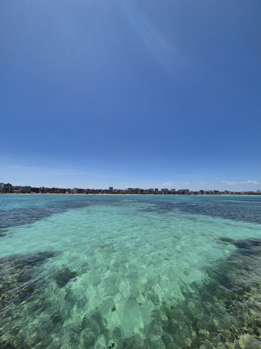 _dnka's tweet photo. tons de azul que só tem em Maceió https://t.co/6Db71a1BjP