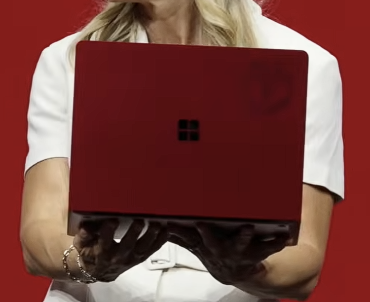 MyTechMusings's tweet photo. Exclusive @ManUtd @surface laptop powered by @Snapdragon
@Qualcomm @Microsoft #SnapdraonSummit https://t.co/8mOVptBHzt
