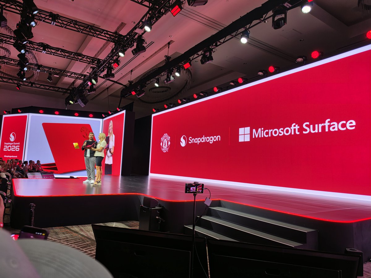 chadptorres's tweet photo. Ok I changed my mind! I want this!
Special Edition @ManUtd @Microsoft Surface laptop!
#gifted_by_snapdragon #shotonsnapdragon #snapdragoninsiders #SnapdragonSummit https://t.co/UrCZNOZuIb